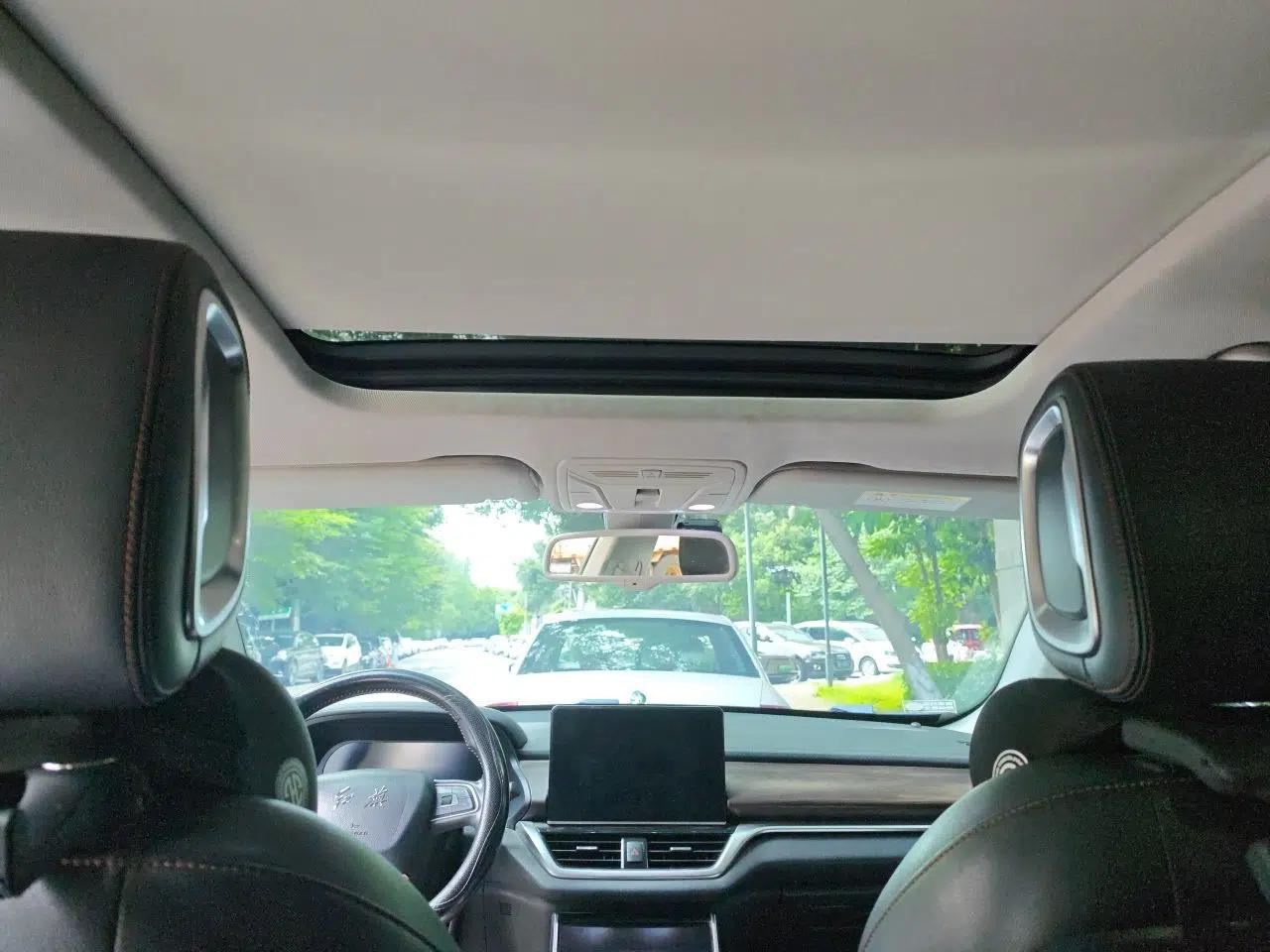 Hongqi E-HS3 2019 Zhilian Qiyue Two-Wheel Drive Version — миниатюра 18