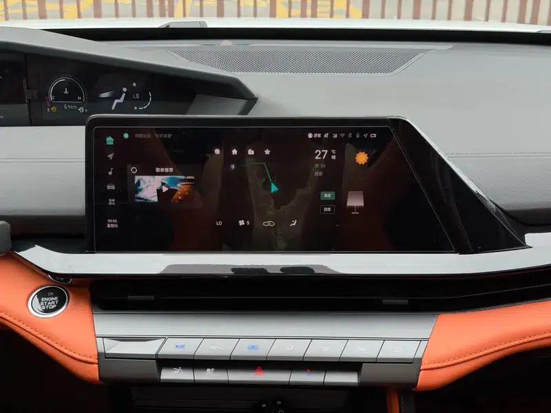 Changan UNI-V 2023 2.0T Speed Edition — миниатюра 11