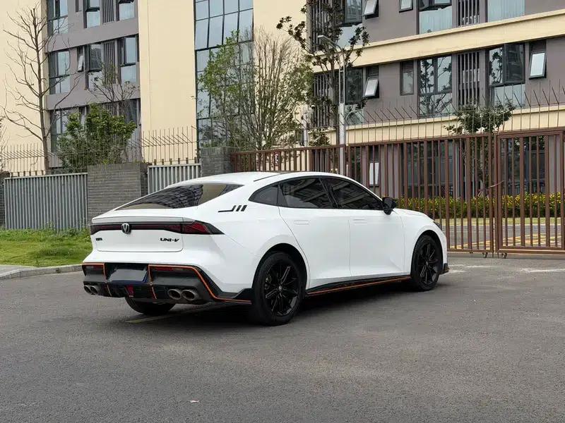 Changan UNI-V 2023 2.0T Speed Edition — миниатюра 7