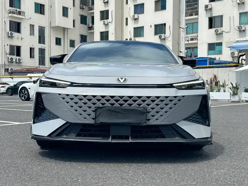 Changan UNI-V 2024 1.5T Premium Edition — миниатюра 2