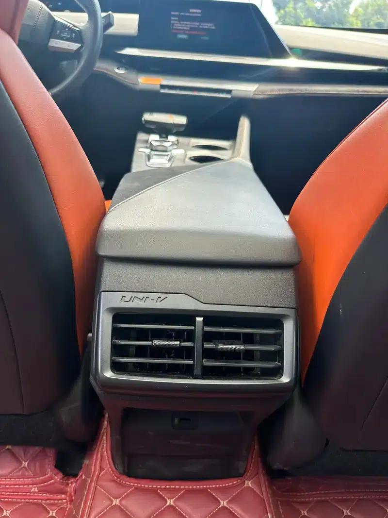Changan UNI-V 2024 1.5T Premium Edition — миниатюра 10
