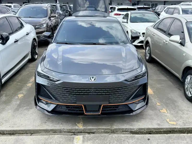 Changan UNI-V 2022 1.5T Sport Edition — миниатюра 2