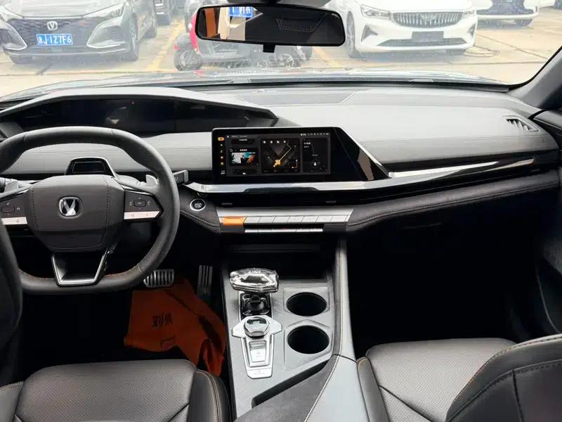 Changan UNI-V 2022 1.5T Sport Edition — миниатюра 15