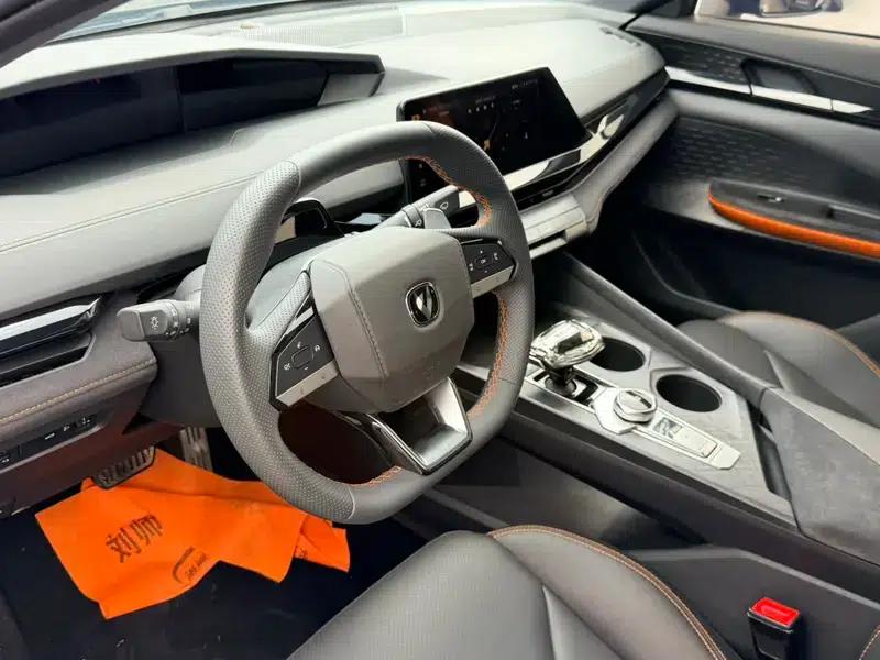 Changan UNI-V 2022 1.5T Sport Edition — миниатюра 18