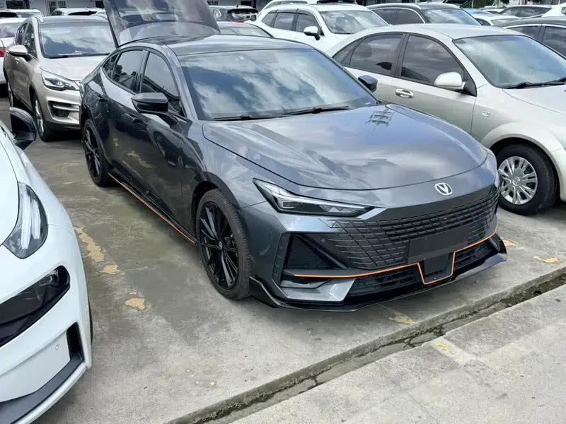 Changan UNI-V 2022 1.5T Sport Edition — миниатюра 3