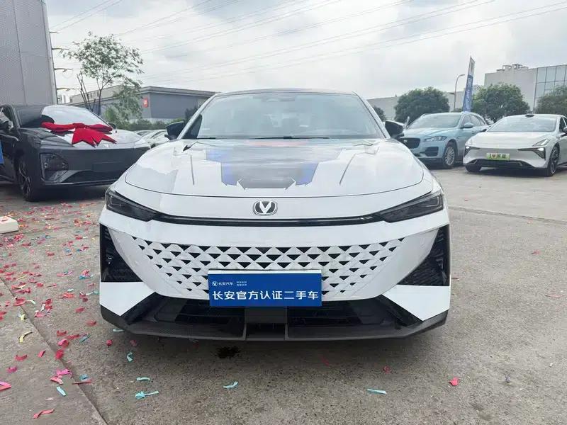 Changan UNI-V 2024 1.5T Premium Edition — миниатюра 2