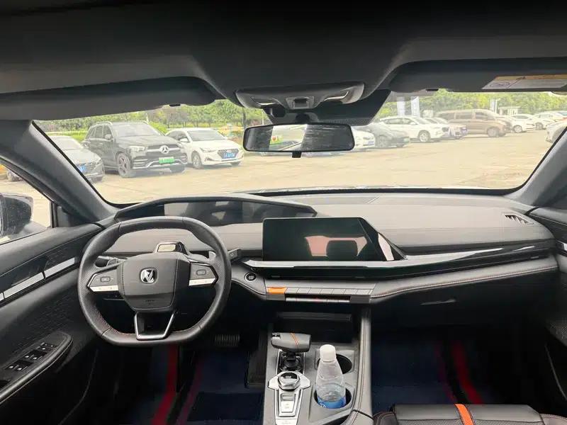 Changan UNI-V 2024 1.5T Premium Edition — миниатюра 7
