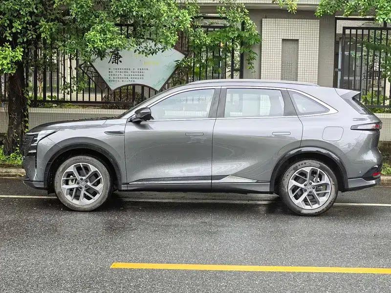Changan CS75 PLUS 2025 Fourth Generation 1.5T New Blue Whale Smart Flagship Edition — миниатюра 4