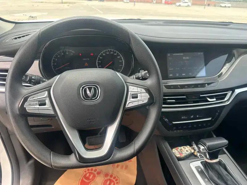 Changan CS35 PLUS 2021 Glory Million Edition 1.6L CVT Deluxe Edition — миниатюра 11
