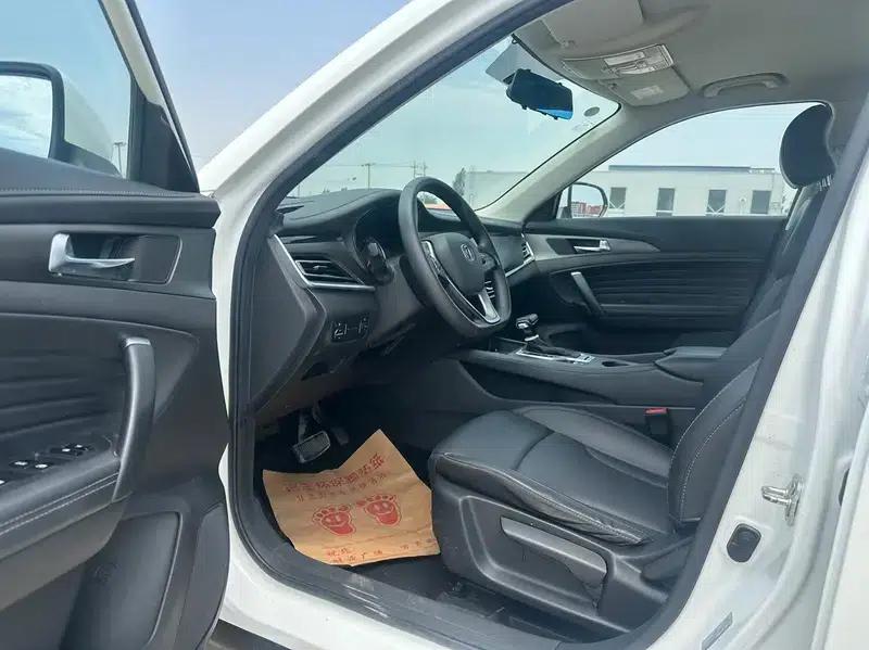 Changan CS35 PLUS 2021 Glory Million Edition 1.6L CVT Deluxe Edition — миниатюра 12