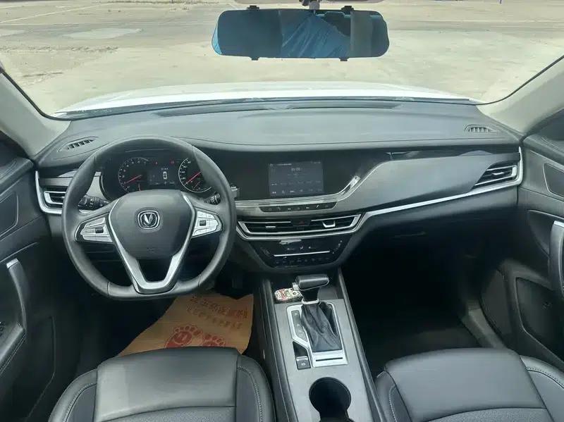 Changan CS35 PLUS 2021 Glory Million Edition 1.6L CVT Deluxe Edition — миниатюра 9