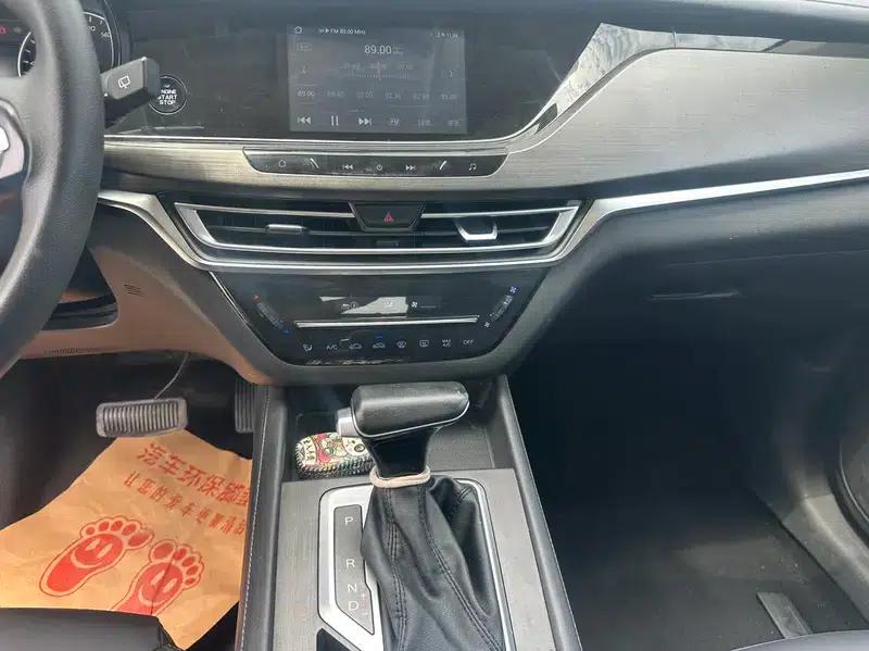 Changan CS35 PLUS 2021 Glory Million Edition 1.6L CVT Deluxe Edition — миниатюра 10