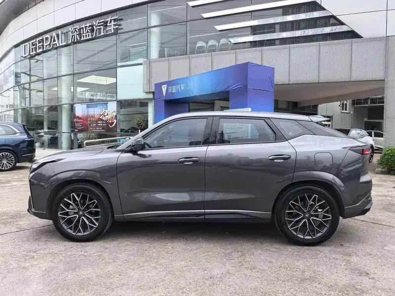 Changan UNI-Z 2025 1.5T DCT Luxury Edition — миниатюра 4