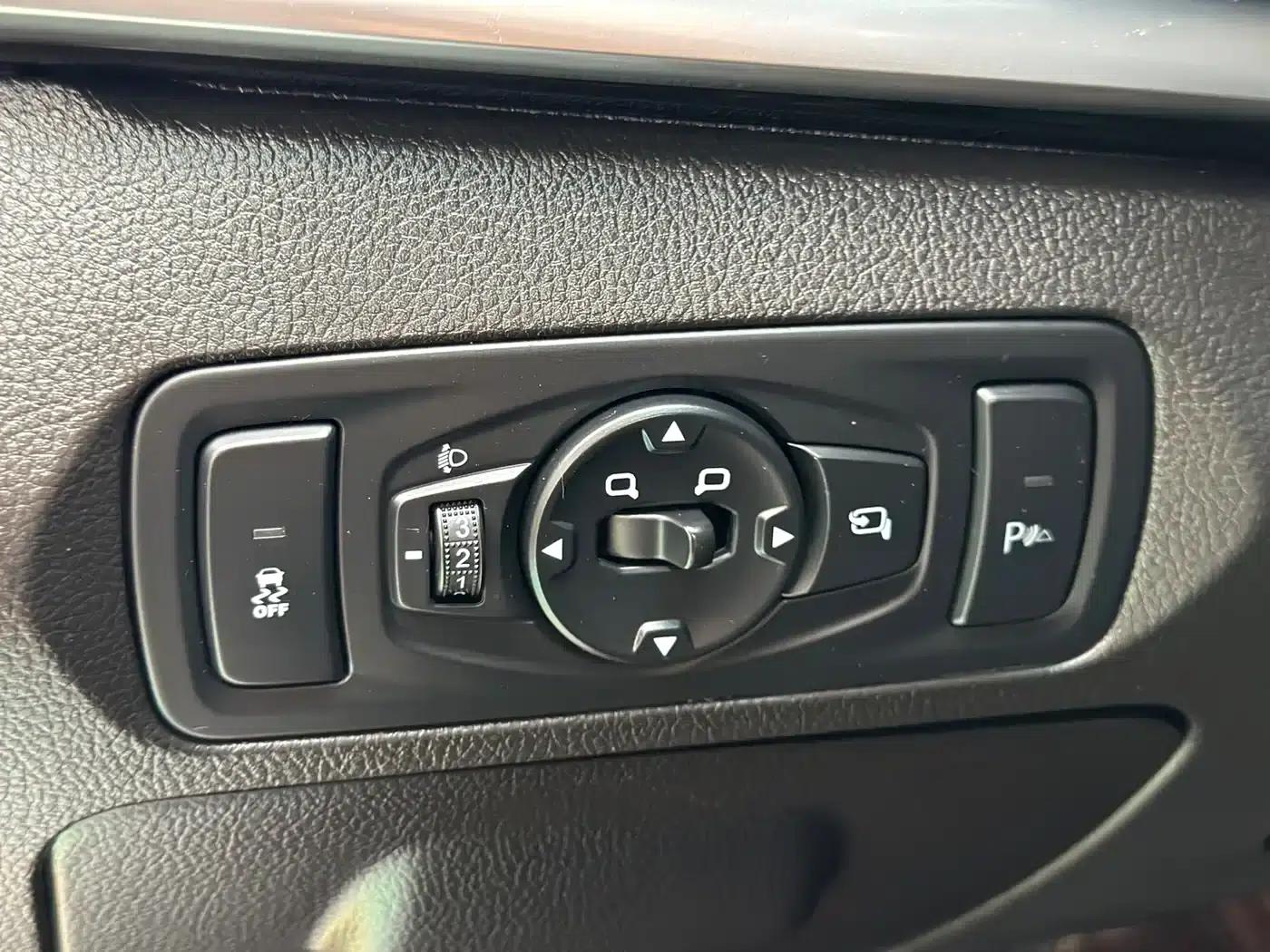 Jetour X90 2019 1.5T Automatic Premium 5-seater National V Emission Standard — миниатюра 16