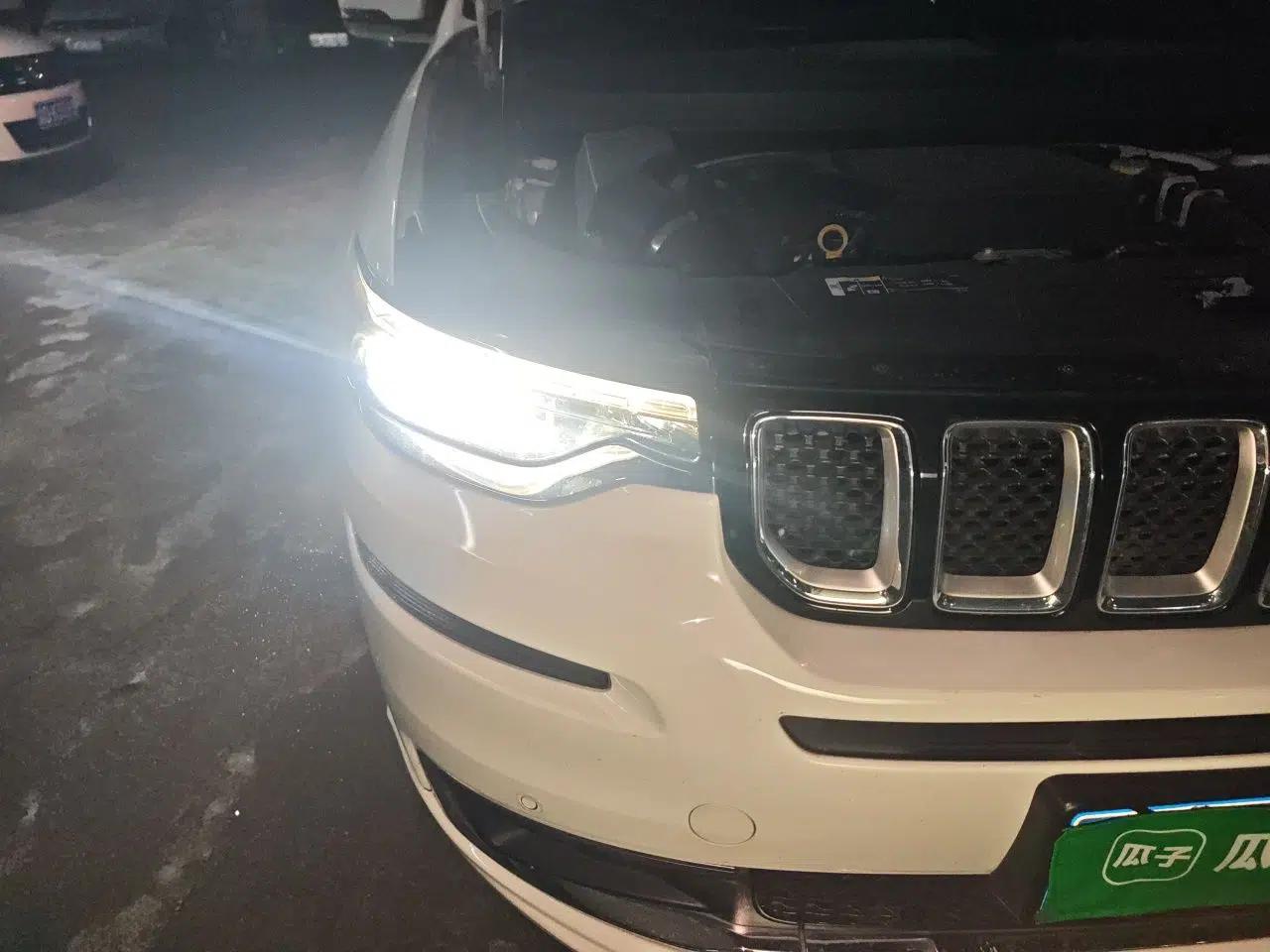 Jeep Grand Commander 2018 2.0T Four-Wheel Drive Smart Enjoyment Version China V Emission Standard — миниатюра 7