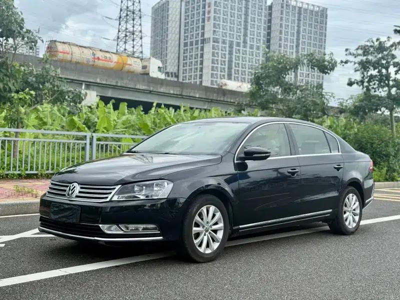2013 Volkswagen Passat 1.8TSI Leading Edition — миниатюра 1