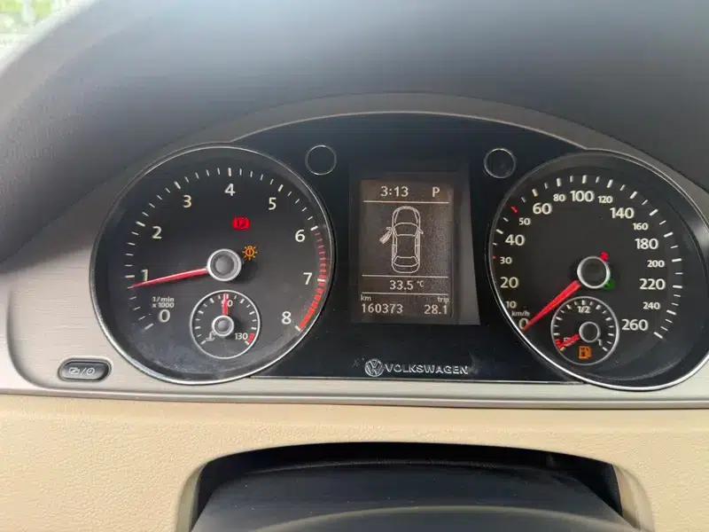 2013 Volkswagen Passat 1.8TSI Leading Edition — миниатюра 12