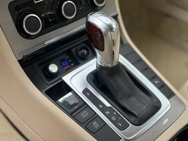 2013 Volkswagen Passat 1.8TSI Leading Edition — миниатюра 14