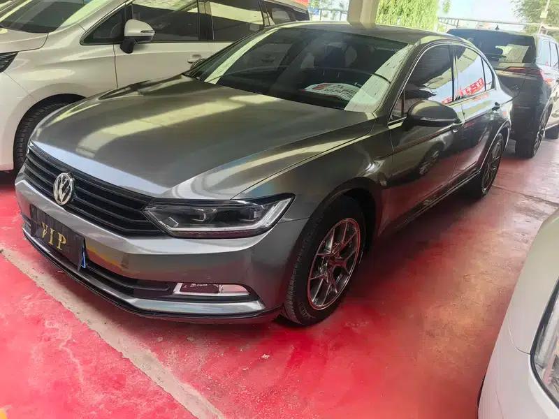 2017 Volkswagen Magotan 330TSI DSG Leading Edition — миниатюра 1