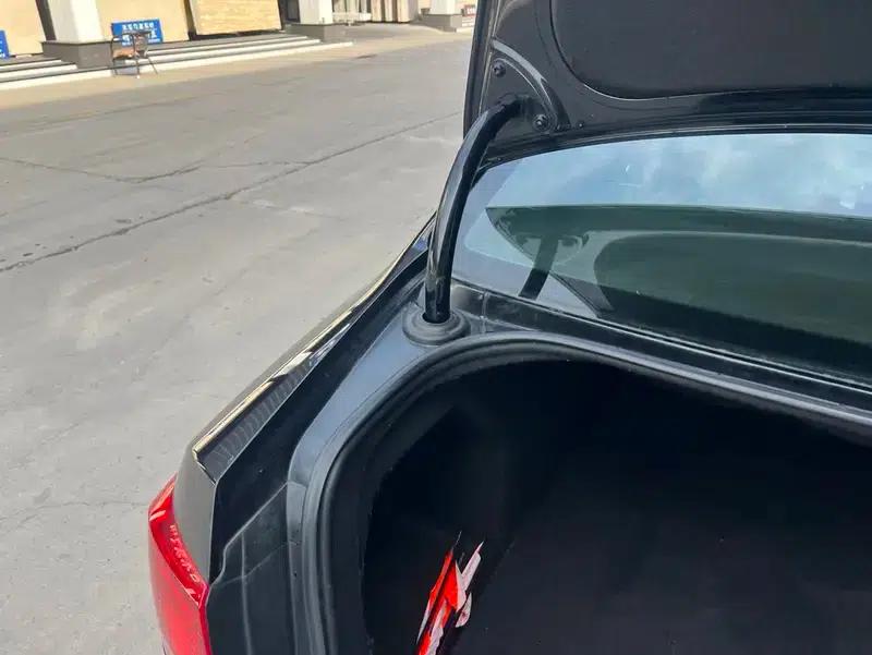 2012 Volkswagen Passat Facelift 1.8TSI Comfort Model — миниатюра 21