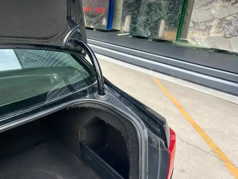2012 Volkswagen Passat Facelift 1.8TSI Comfort Model — миниатюра 24