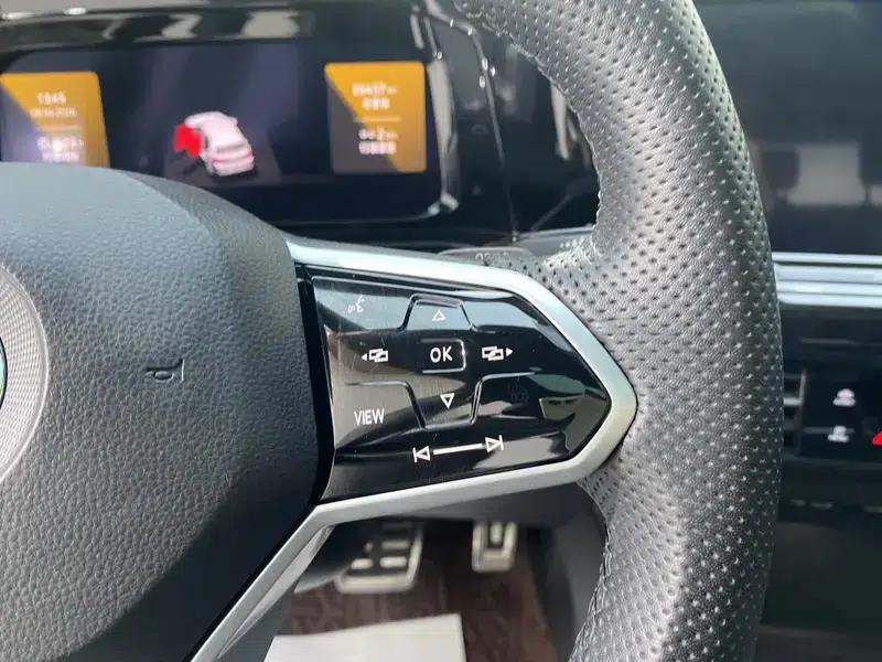2023 Golf 280TSI DSG R-Line Lite — миниатюра 21