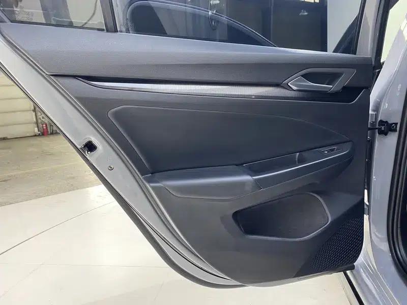2023 Golf 280TSI DSG R-Line Lite — миниатюра 25