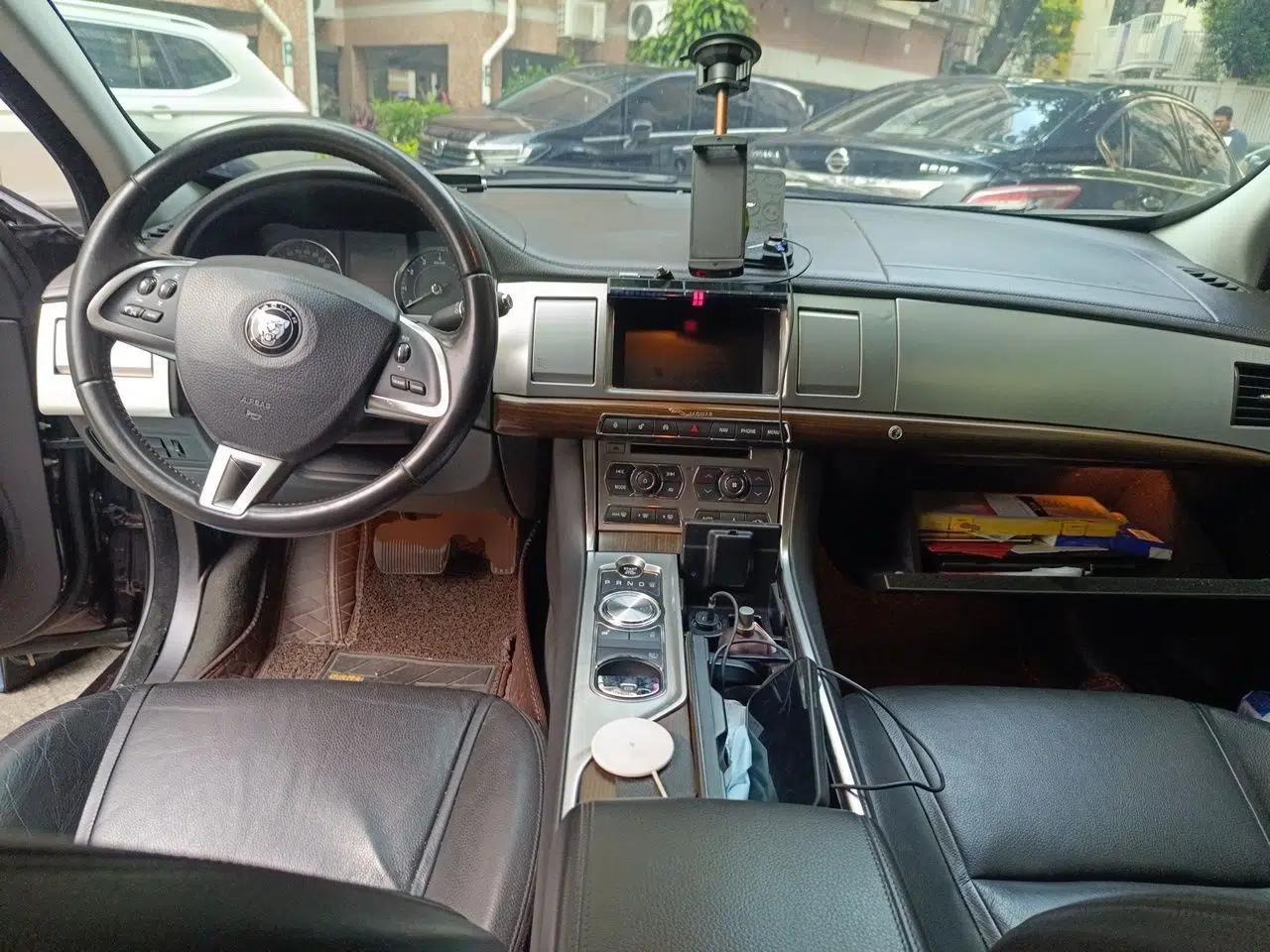 Jaguar XF 2015 XF 2.0T Prestige Edition — миниатюра 9