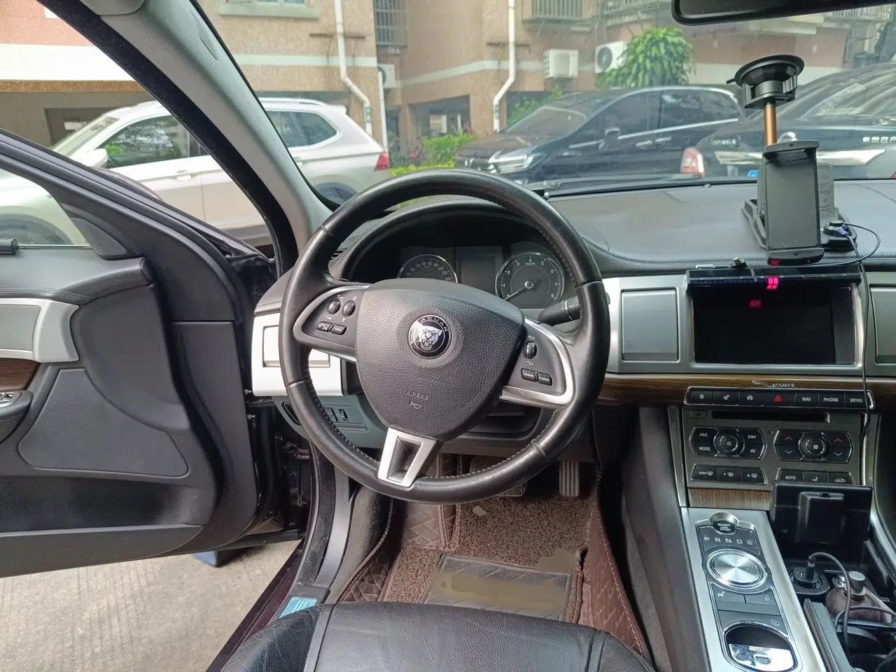 Jaguar XF 2015 XF 2.0T Prestige Edition — миниатюра 10