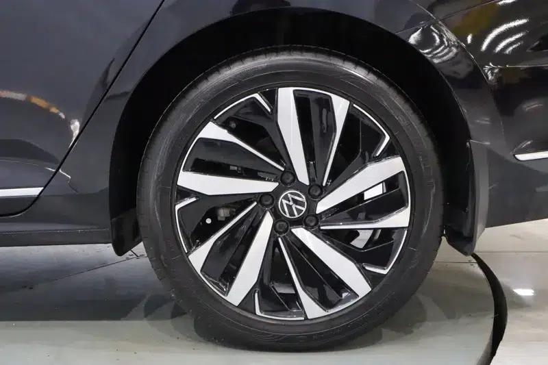 2022 Volkswagen Passat 330TSI Starry Sky Luxury Edition — миниатюра 9