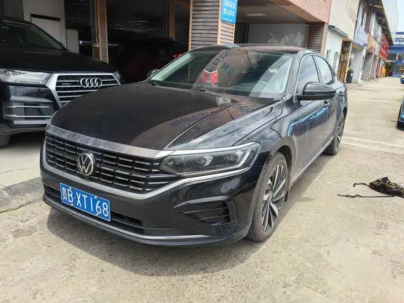 2022 Volkswagen Passat 330TSI Elite Edition — миниатюра 1