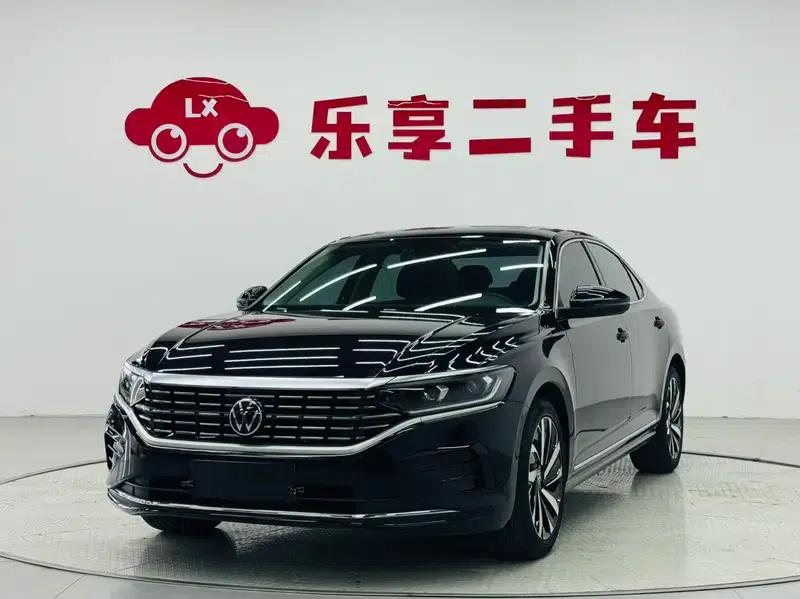 2022 Volkswagen Passat 330TSI Elite Edition — миниатюра 1