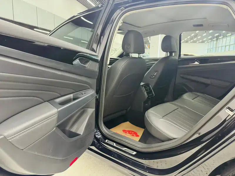 2022 Volkswagen Passat 330TSI Elite Edition — миниатюра 24
