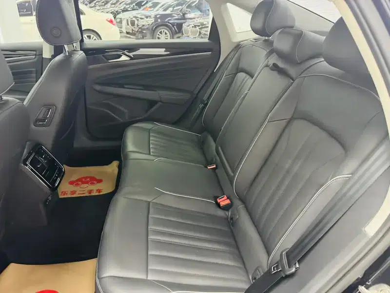 2022 Volkswagen Passat 330TSI Elite Edition — миниатюра 25
