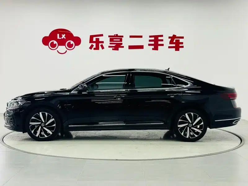 2022 Volkswagen Passat 330TSI Elite Edition — миниатюра 4