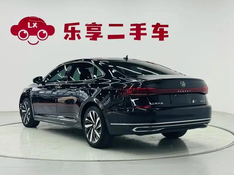 2022 Volkswagen Passat 330TSI Elite Edition — миниатюра 5