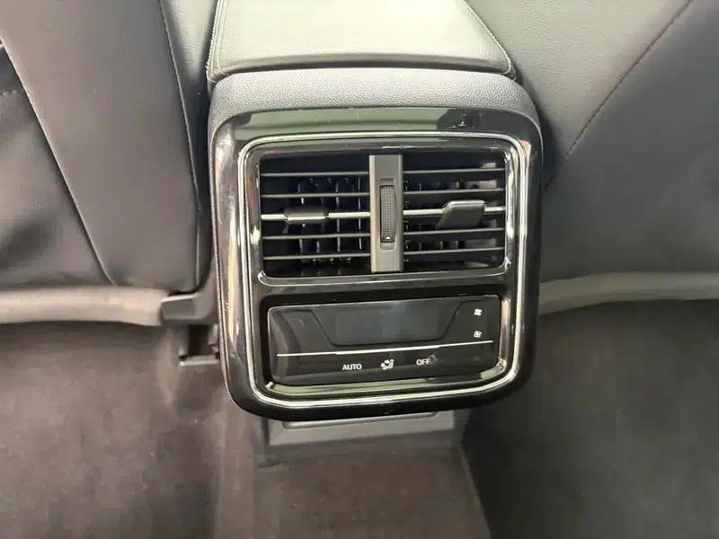 2022 Volkswagen Passat 330TSI Starry Sky Luxury Edition — миниатюра 9