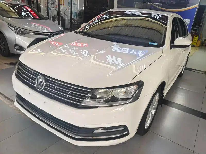 2015 Volkswagen Lavida 1.6L Automatic Fashion Edition — миниатюра 1