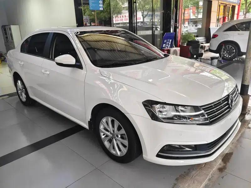 2015 Volkswagen Lavida 1.6L Automatic Fashion Edition — миниатюра 3