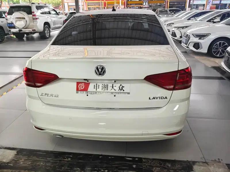 2015 Volkswagen Lavida 1.6L Automatic Fashion Edition — миниатюра 4