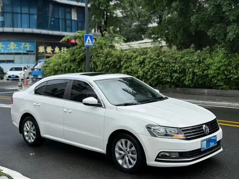 2017 Volkswagen Lavida 230TSI DSG Comfort Edition — миниатюра 3