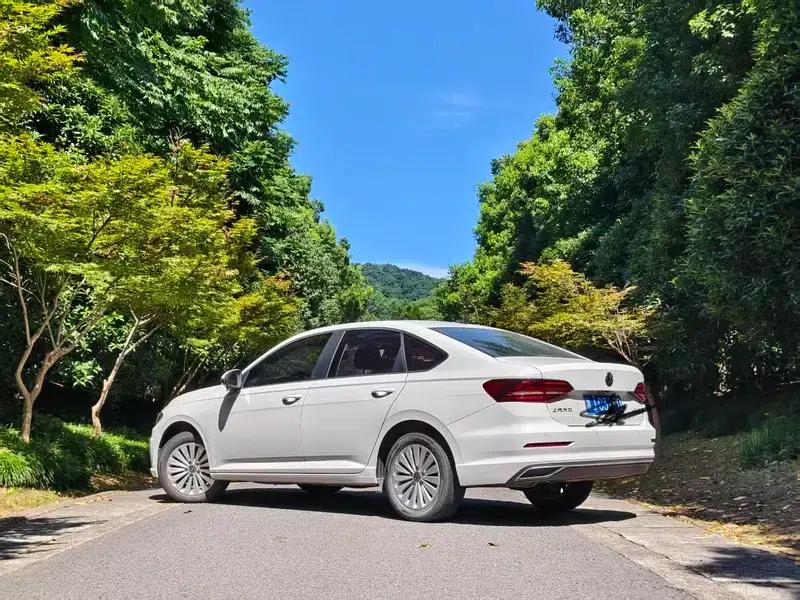 2021 Volkswagen Lavida 280TSI DSG Comfort Edition — миниатюра 3