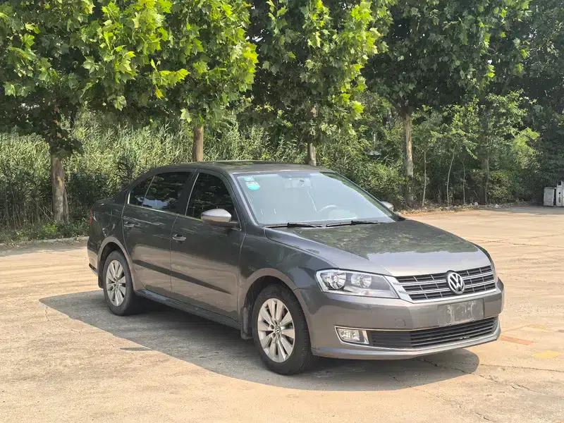 2013 Volkswagen Lavida Classic Facelift 1.6L Automatic Comfort Edition — миниатюра 3