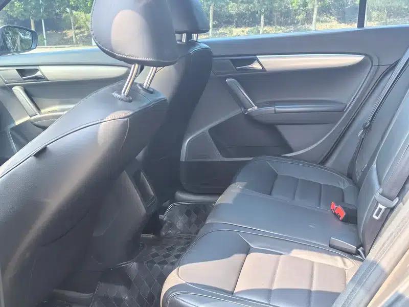 2013 Volkswagen Lavida Classic Facelift 1.6L Automatic Comfort Edition — миниатюра 9