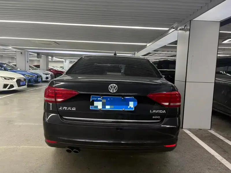 2017 Volkswagen Lavida 230TSI DSG Comfort Edition — миниатюра 4
