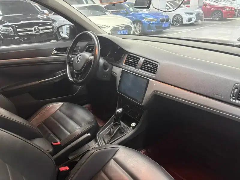 2017 Volkswagen Lavida 230TSI DSG Comfort Edition — миниатюра 9