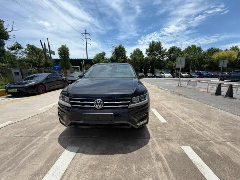Tiguan L 2018 330TSI Automatic 2WD Comfort Edition — миниатюра 2