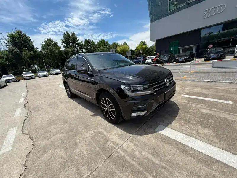 Tiguan L 2018 330TSI Automatic 2WD Comfort Edition — миниатюра 3
