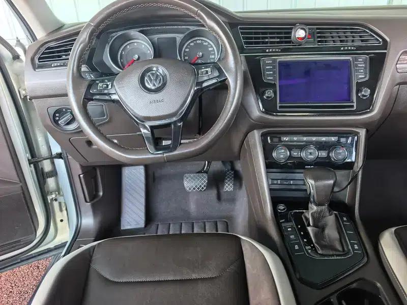 Tiguan L 2017 380TSI Automatic 4WD Luxury Edition — миниатюра 4