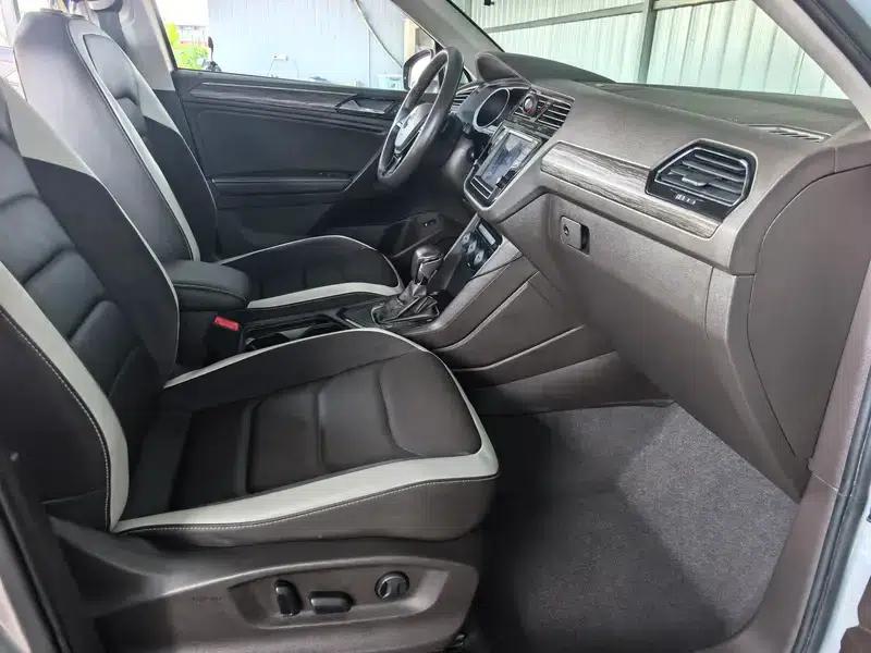 Tiguan L 2017 380TSI Automatic 4WD Luxury Edition — миниатюра 8